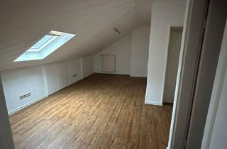 Wohnung mieten in Marktplatz, 54673 Neuerburg, Frisch renovierte 2-Zi.-DG Wohnung mit Küche