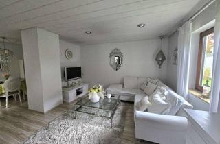 Haus kaufen in 71729 Erdmannhausen, Zweifamilienhaus mit Doppelgarage, Wellness-Oase und traumhaftem Garten. Ideal zum Wohlfühlen!