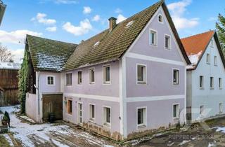 Einfamilienhaus kaufen in 92648 Vohenstrauß, Charmantes Einfamilienhaus mit Scheune und viel Potenzial für individuelle Sanierung in ruhiger Lage