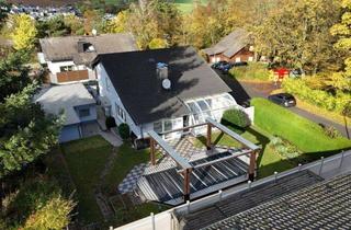 Einfamilienhaus kaufen in 61130 Nidderau, Ein Zuhause mit Persönlichkeit: Offene Wohnebenen, viel Licht und beste Feldrandlage