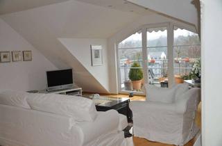 Wohnung mieten in Zwinglistraße 14, 42653 Gräfrath, Helle 2-Zimmer Dachgeschosswohnung mit Balkon in Solingen-Gräfrath