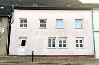 Haus kaufen in 17217 Penzlin, geräumiges Stadthaus mit Zufahrt und 3 Garagen im Zentrum von Penzlin