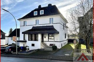 Haus kaufen in 59964 Medebach, Einziehen oder vermieten – Liebevoll möbliertes MFH mit 4 Wohnungen