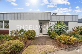 Haus kaufen in 61476 Kronberg, Charmanter Bungalow mit Garten in wunderschöner Feldrandlage