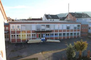 Gewerbeimmobilie kaufen in 97922 Lauda-Königshofen, Arbeiten & Profitieren: Gewerbehalle - freies EG mit Lager plus sichere Miete im OG am Bahnhof