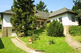 Haus kaufen in 58739 Wickede, 2-Familienhaus, Garten und 3 Garagenstellplätze