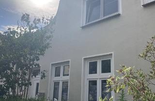 Haus kaufen in Erzstraße 12, 23569 Lübeck, Reihenmittelhaus auf Erbpachtgrundstück