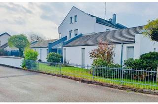Haus kaufen in 92507 Nabburg, Nabburg - Vielseitiges Wohnhaus mit Anbau in ruhiger Lage von Nabburg