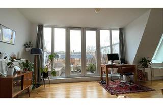 Wohnung kaufen in Boxhagener Straße, 10245 Berlin, Berlin - Dachgeschoss-Wohnung mit Balkon & Klimaanlage in Boxhagener Kiez