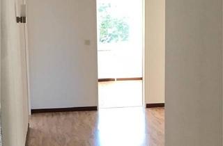 Wohnung kaufen in 23701 Eutin, Eutin - Freie 3-Zimmer-Wohnung mit Balkon & Garage in Eutin zu verkaufen