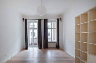 Wohnung kaufen in 13347 Berlin, Berlin - Zwei Zimmer mit Loggia - Geschmackvolle Altbauwohnung im Wedding