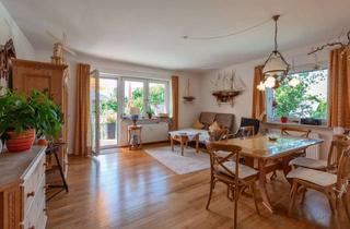 Wohnung kaufen in 82223 Eichenau, Wohlfühl-Wohnung: 3 Zimmer-OG mit Balkon und gepflegtem Gartenanteil