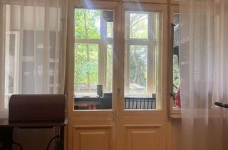 Wohnung kaufen in 14943 Luckenwalde, Helle Altbauwohnung mit charmantem Wintergarten und außergewöhnlichem Flair.