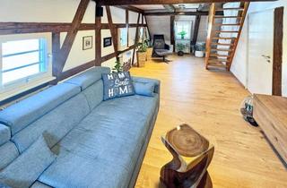 Wohnung kaufen in 71272 Renningen, Historisch & saniert: Charmante Dachgeschoss-Maisonette im denkmalgeschützten Fachwerkhaus