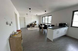 WG-Zimmer mieten in Reutlinger Straße 9/2, 72072 Tübingen, Zimmer hell und freundlich in 3er WG mit großem Balkon