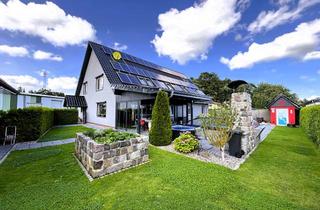 Haus kaufen in 17235 Neustrelitz, hochwertiges Wohnhaus mit ELW, Pool, Saunahaus und großer Halle in Neustrelitz