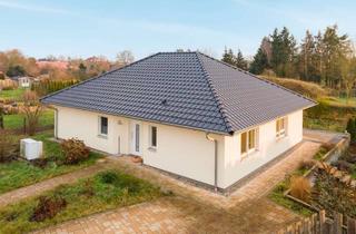 Haus kaufen in 15377 Oberbarnim, Mit Luftwärmepumpe, Fußbodenheizung, A+ Energieeffizienz u.v.m.: Moderner Bungalow in Klosterdorf