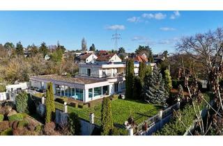 Villa kaufen in 65201 Schierstein, Hochwertige Luxusvilla mit Weitblick, Innenpool und parkähnlichem Areal in Wiesbaden Freudenberg