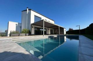 Haus kaufen in 07548 Gera, RESERVIERT - Luxuriöses Wohnen in Gera: Elegantes Haus mit Pool und Garten in exklusiver Lage