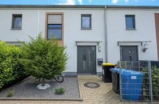 Haus mieten in Elisabeth-Selbert-Weg 32, 41063 Mönchengladbach, Geräumiges 4-Zimmer Haus mit Garage in Mönchengladbach-Lürrip