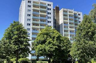 Wohnung kaufen in Werftstraße, 24148 Ellerbek, Renovierungsbedürftige Eigentumswohnungen mit Blick auf die Kieler Förde!