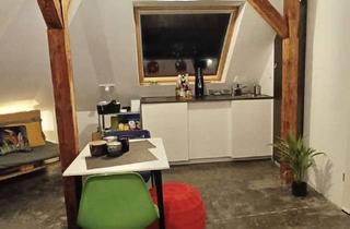 Wohnung mieten in Schützenstraße, 40211 Stadtmitte, Möblierte Dachgeschosswohnung in Düsseldorfs Innenstadt - Warmmiete inkl. NK