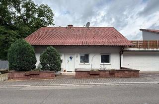 Einfamilienhaus kaufen in 67466 Lambrecht, schickes Einfamilienhaus mit Doppelgarage, Stellplatz und Garten in Lambrecht