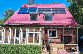 Haus kaufen in 24537 Neumünster, Neumünster - Wunderschönes Grundstück, Grüngürtel, Altbestand