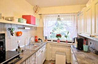 Wohnung kaufen in 75323 Bad Wildbad, Gepflegte 2-Zimmer-Eigentumswohnung mit Balkon und Garage in ruhiger Lage von Bad Wildbad