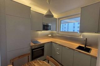 Wohnung mieten in 30880 Laatzen, Modernisiert vollständig möblierte 2-Zimmer-Wohnung | EBK, Balkon, Keller, Gartenblick