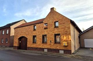 Haus kaufen in Schützenstraße, 52538 Gangelt, Wer möchte diesem Knusperhaus neuen Glanz verleihen?