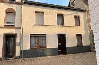 Haus kaufen in 53879 Euskirchen, Charmantes Stadthaus mit modernisiertem Wohnkomfort – für Mehrgenerationen oder Arbeiten von Zuhause