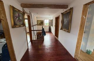 Einfamilienhaus kaufen in 97993 Creglingen, Einfamilienhaus mit Charakter: Ehemaliger Stall, bereits teilrenoviert und mit großem Raumangebot