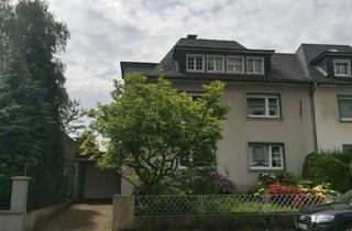 Villa kaufen in 42657 Solingen, Villa mit Altbaucharme, viel Platz und Sonnengarten