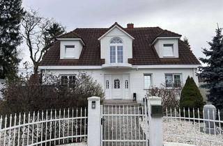 Haus mieten in 65824 Schwalbach, Exklusives Einfamilienhaus mit Garage in Schwalbach am Taunus