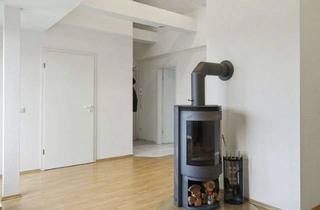 Anlageobjekt in 90441 Nürnberg, Stilvolle Dachgeschosswohnung mit Kamin, Loggia und Weitblick