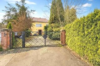 Villa kaufen in 94036 Heining, Villa mit Potenzial: Großes Grundstück und etablierte Praxisvermietung