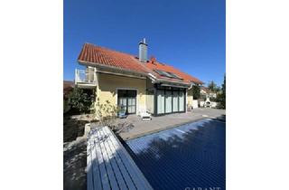 Einfamilienhaus kaufen in 82275 Emmering, Traumhaus für Familien - Großzügiges Wohnkonzept und sonnige Pool-Terrasse auf Erbpacht-Grundstück