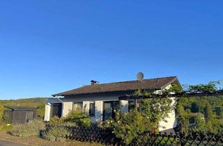 Einfamilienhaus kaufen in 54579 Üxheim, Üxheim - Ruhig gelegenes, freistehendes Einfamilienhaus mit Balkon, Terrasse. Garage und Aussicht in Niederehe