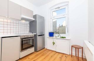 Wohnung kaufen in Anklamer Straße 25, 10115 Mitte, Zusammengelegt einzigartig: Zwei Wohnungen, ein ganzes Stockwerk