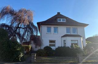 Haus kaufen in 31655 Stadthagen, Attraktives Zweifamilienhaus mit Charme und Potenzial nahe dem Schlossgarten in Stadthagen