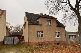 Haus kaufen in 14913 Jüterbog, Jüterbog: Stilaltbau zum Sanieren in ruhiger Lage