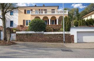 Doppelhaushälfte kaufen in 66953 Pirmasens, Doppelhaushälfte im toskanischen Stil mit Sauna, Holzofen & 160 m² Wohnfläche