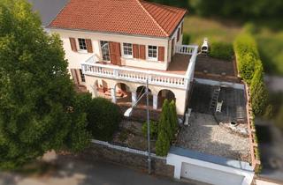 Doppelhaushälfte kaufen in 66953 Pirmasens, Mediterranes Familienhaus mit Sauna, Arkadenterrasse & großem Sonnenbalkon