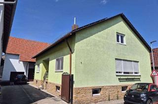 Haus kaufen in Obergasse, 67229 Gerolsheim, Wohnhaus 210 m² mit Scheune und Innenhof -Gerolsheim-