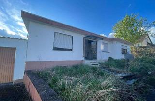 Haus kaufen in 66265 Heusweiler, Sanierungsbedürftiger Bungalow auf einem schönen Grundstück in guter Lage von Heusweiler