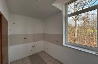 Wohnung mieten in Am Alten Krankenhaus, 08223 Falkenstein, Große 4-Raum-Wohnung mit Balkon in ruhiger Lage