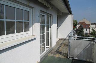 Wohnung kaufen in Frauenberger Strasse, 53879 Euskirchen, Citywohnen mit Komfort: 3-Zimmer-Wohnung mit Kamin und zwei Balkonen in Euskirchen