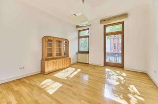 Wohnung kaufen in 68165 Schwetzingerstadt, Stilvolle 4-Zimmeraltbauwohnung mit 2 Balkonen in der Belle Etage der Schwetzinger Vorstadt