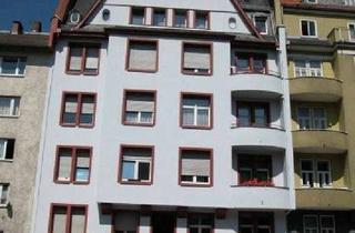 Wohnung mieten in Friedberger Landstraße 189, 60389 Nordend-Ost, Helle 3-Zimmer-Altbau-Wohnung mit Garage (inkl. Wallbox) in begehrter City-Wohnlage im Nordend